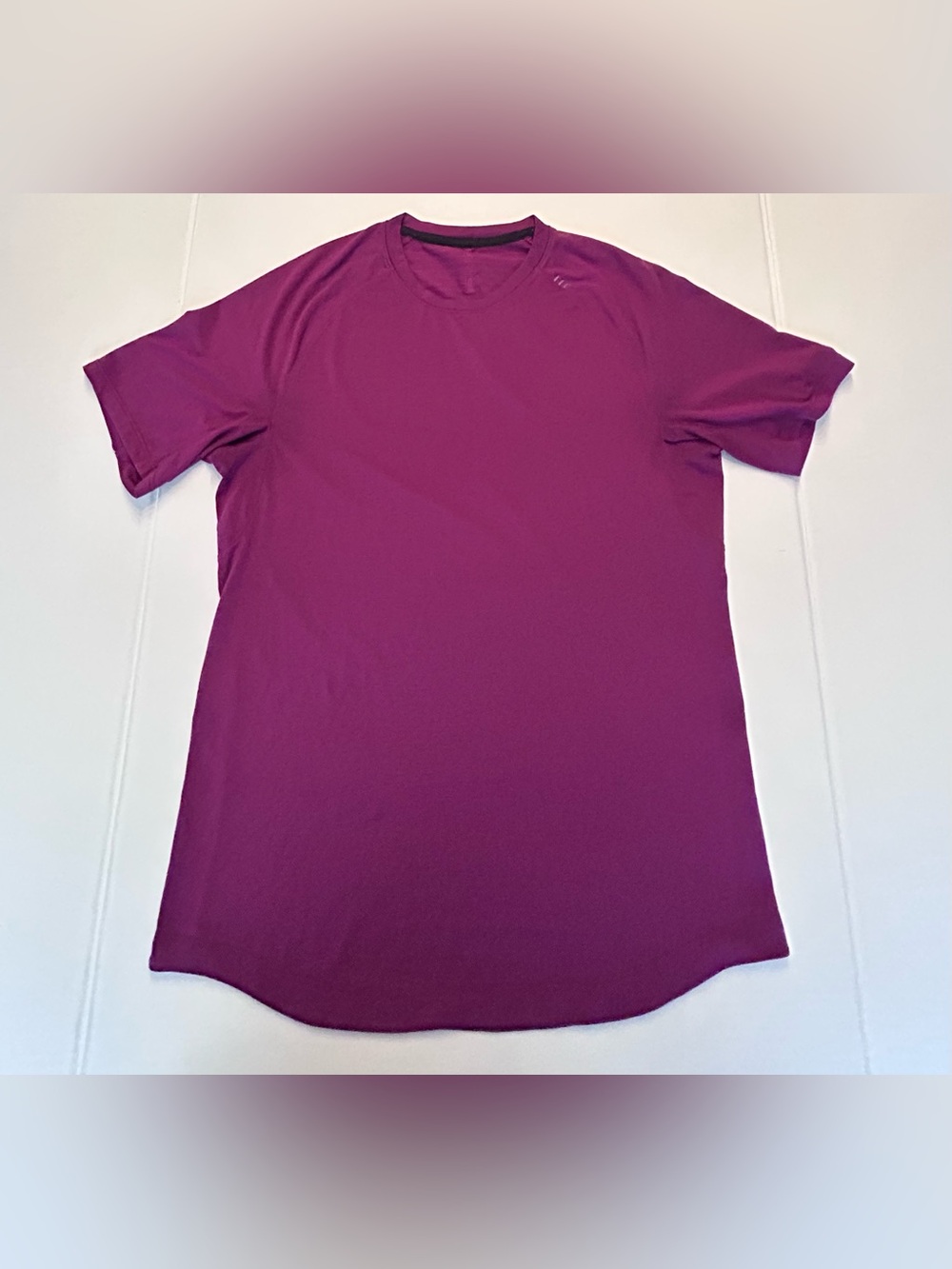 Men’s lululemon License to Train Short-Sleeve Shirt Magenta Size Medium